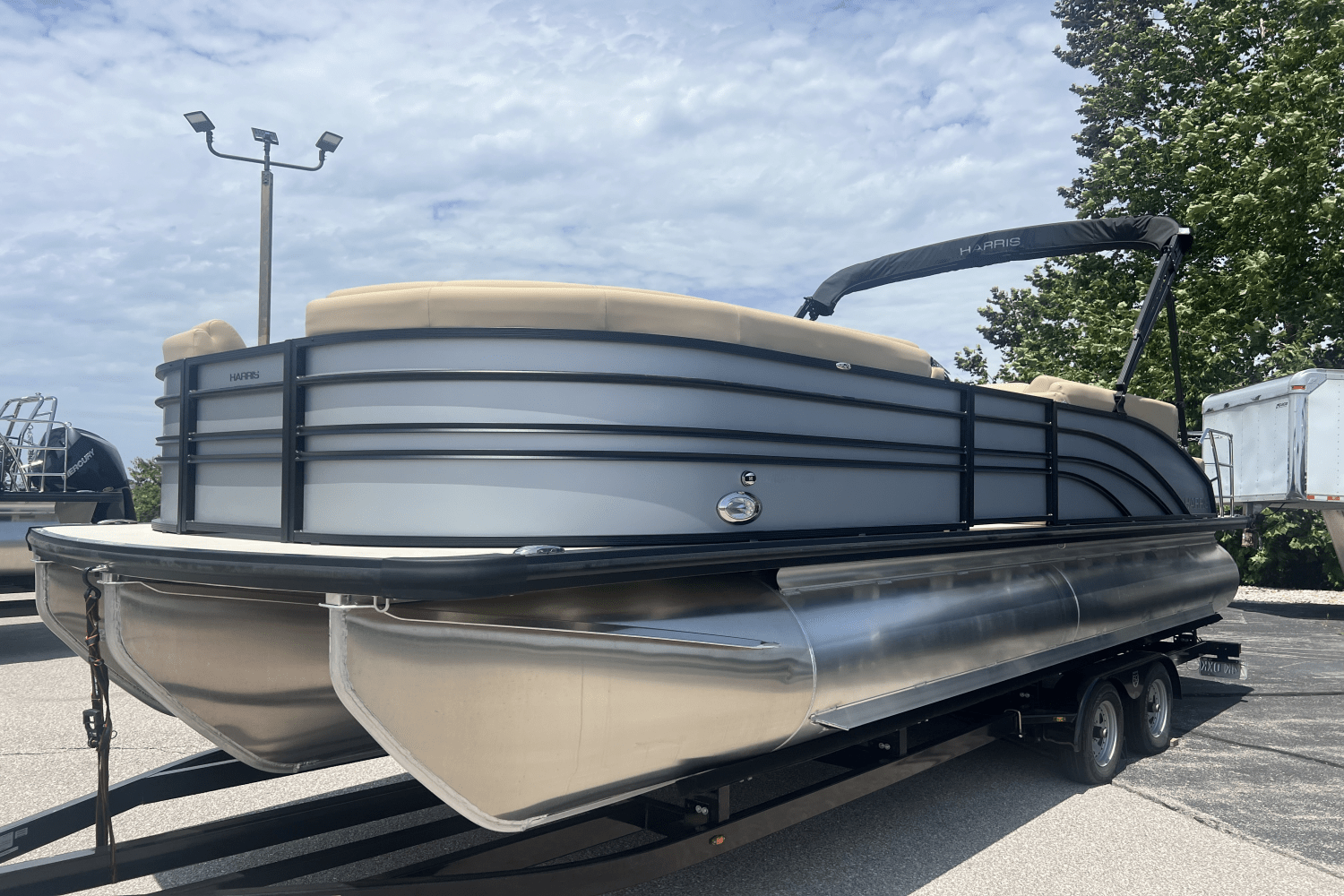 Slide: The Image of Harris 230 Sunliner 2025 - 4