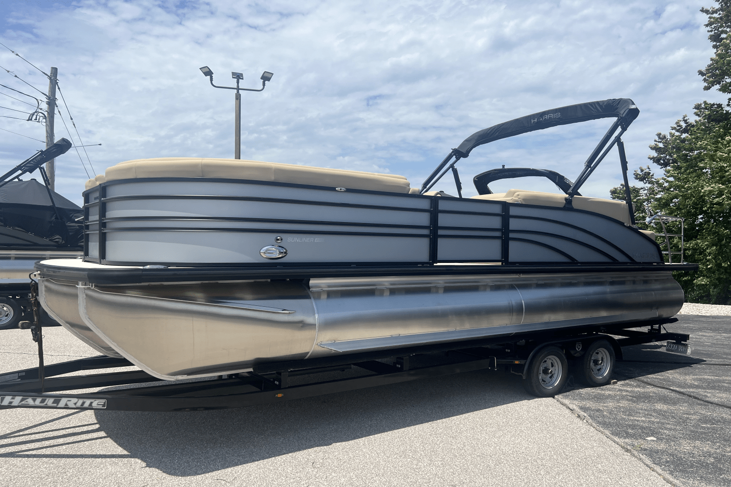 Slide: The Image of Harris 230 Sunliner 2025 - 5