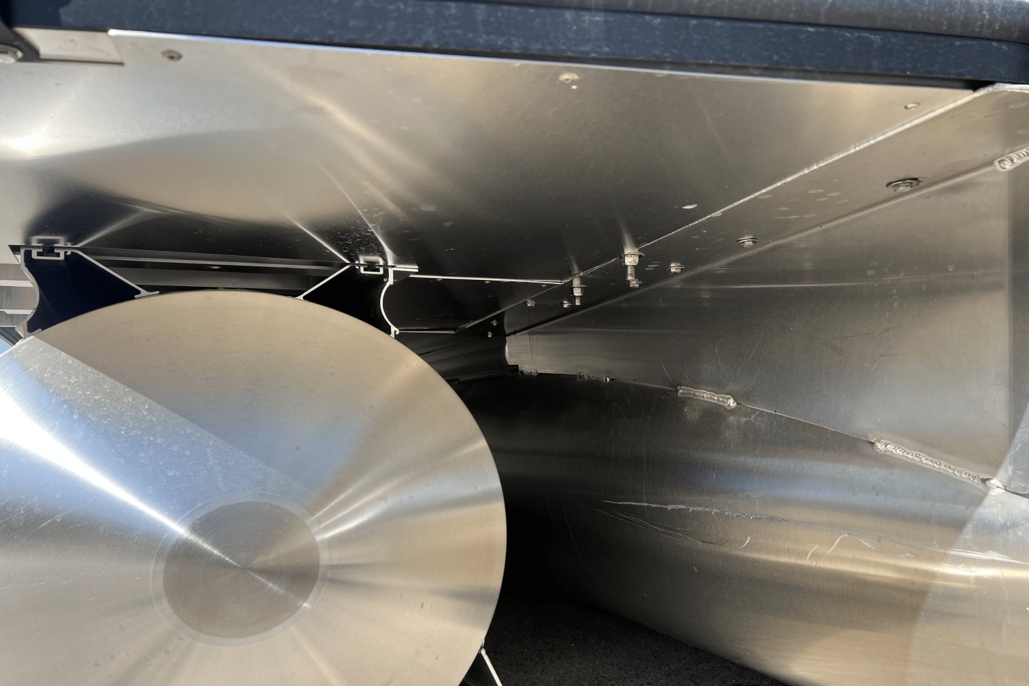 Slide: The Image of Harris 250 Cruiser 2025 - 11