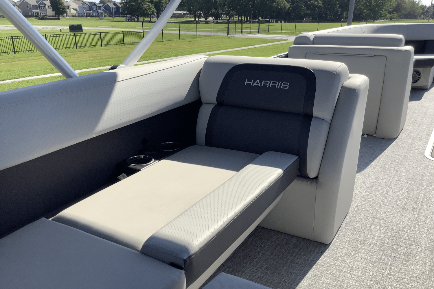 Slide: The Image of Harris 250 Cruiser 2025 - 12