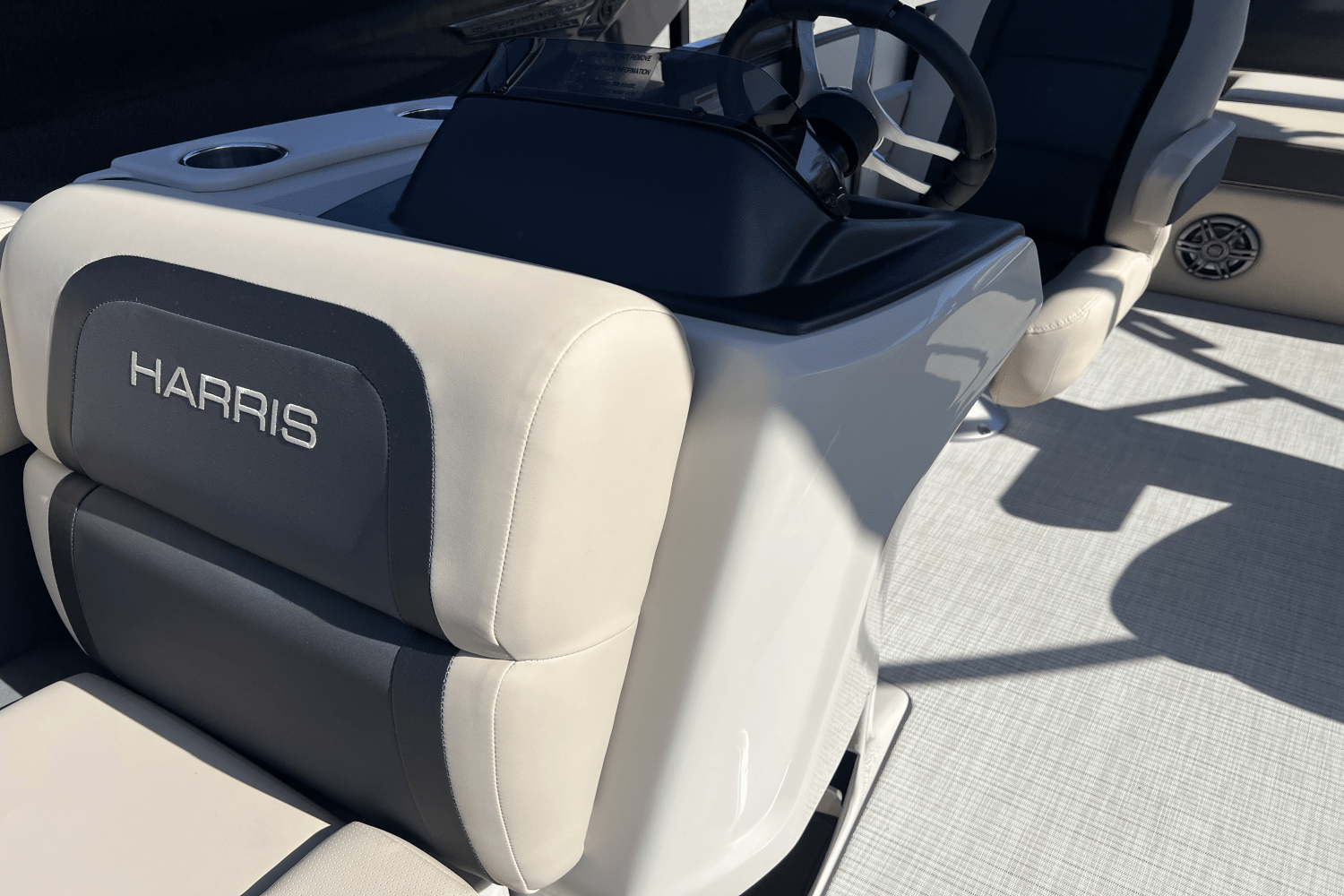 Slide: The Image of Harris 250 Cruiser 2025 - 20