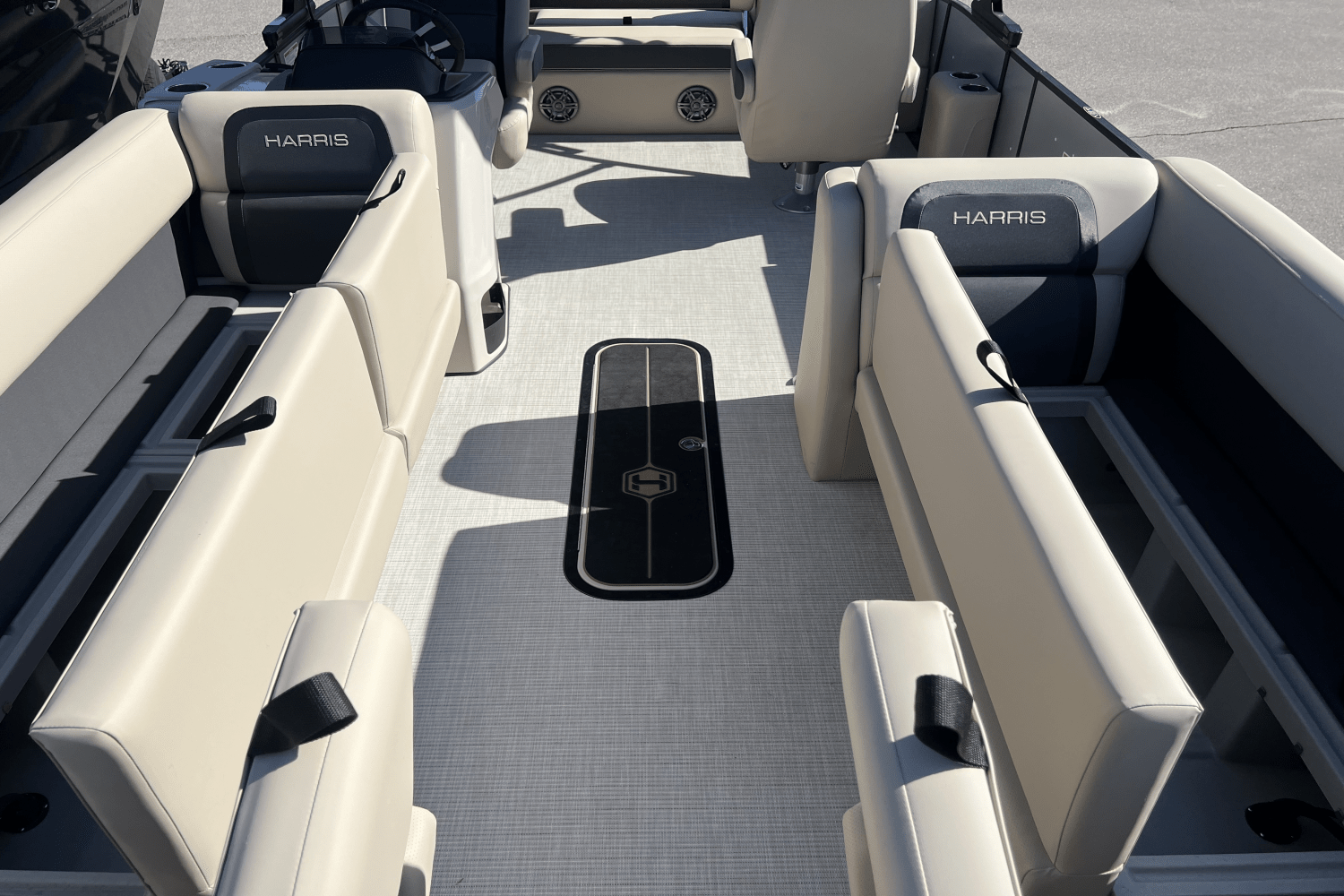 Slide: The Image of Harris 250 Cruiser 2025 - 28