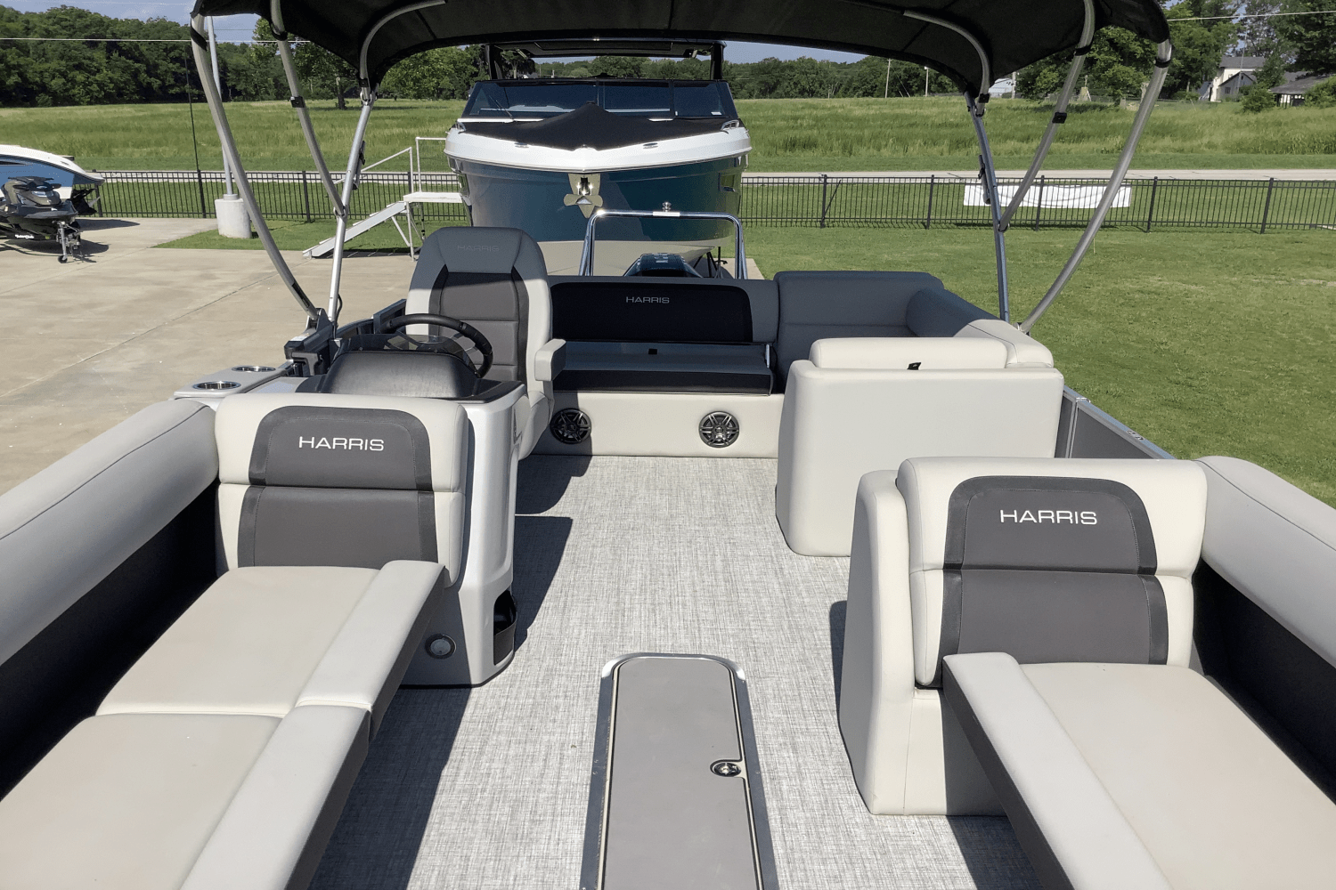 Slide: The Image of Harris 250 Cruiser 2025 - 30