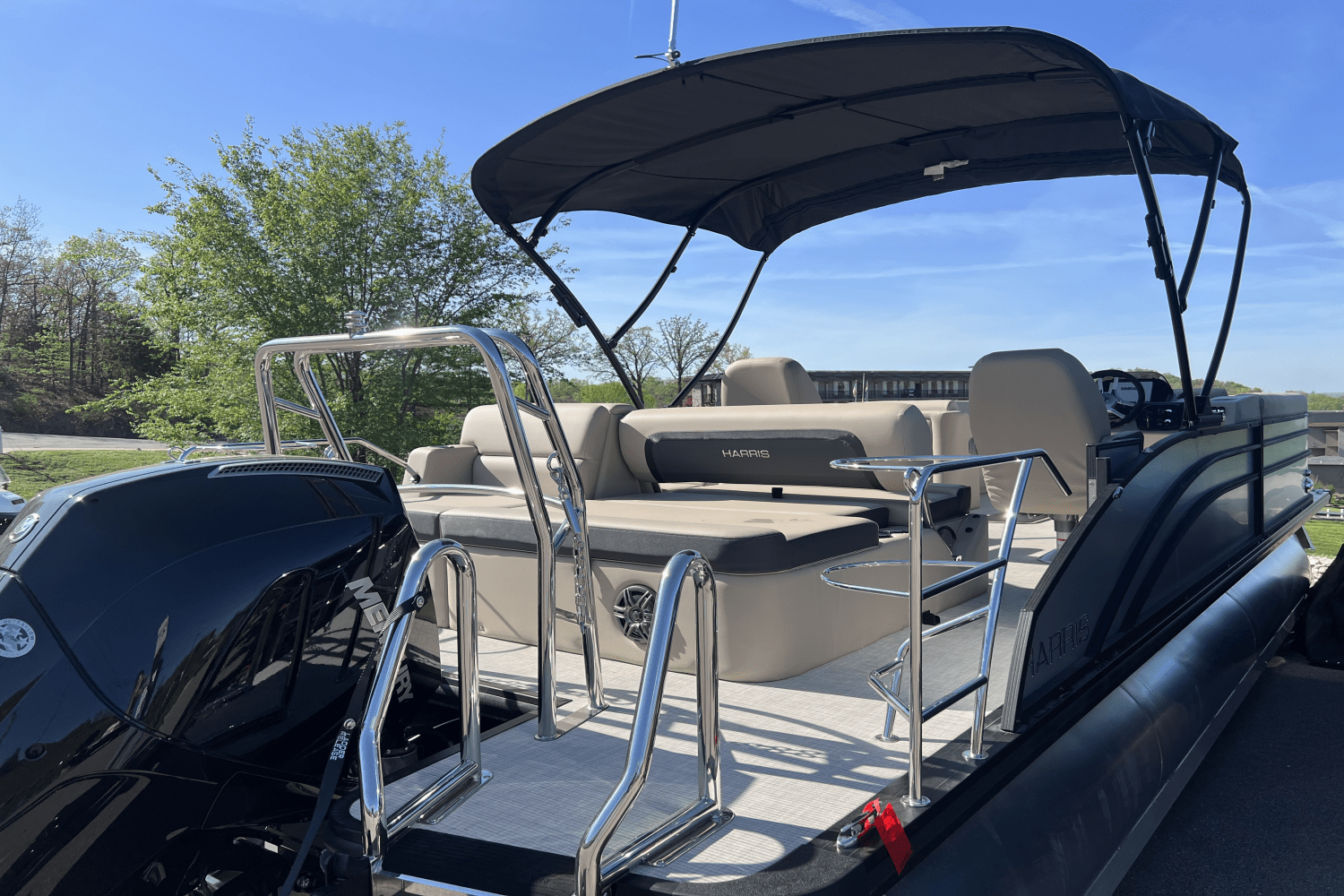 Slide: The Image of Harris 250 Cruiser 2025 - 6