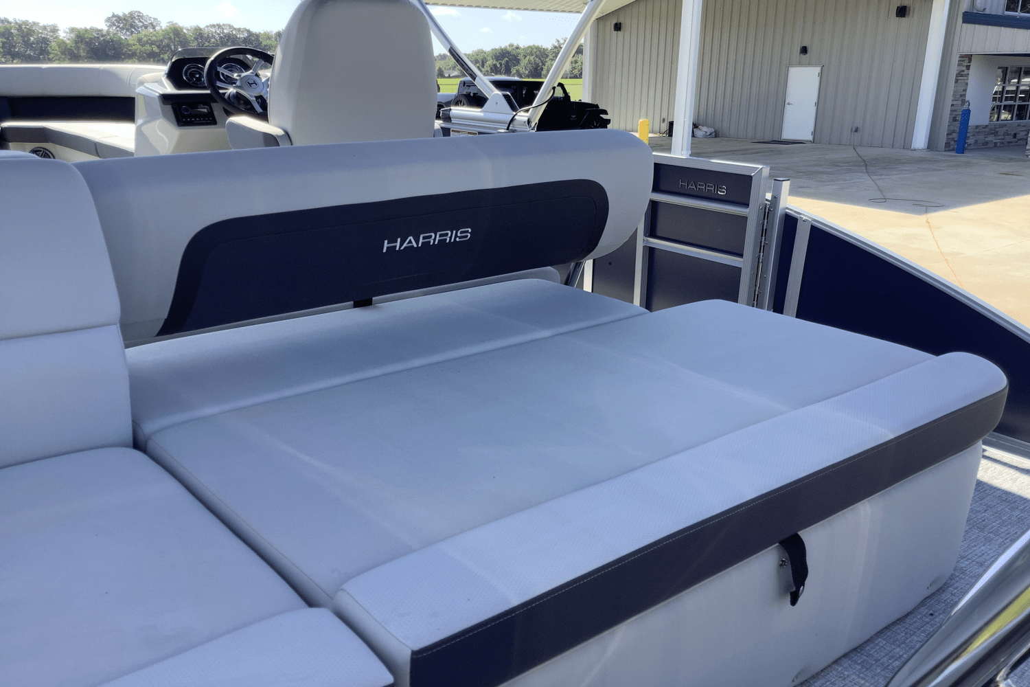 Slide: The Image of Harris 250 Cruiser 2025 - 7