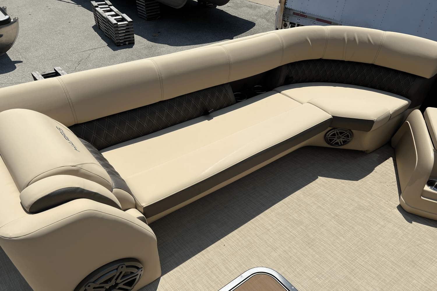 Slide: The Image of Harris 250 Sunliner 2025 - 12