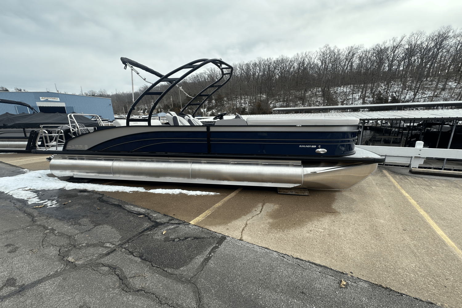 Slide: The Image of Harris 250 Sunliner Sport 2025 - 0