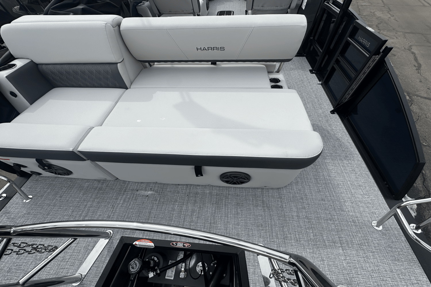 Slide: The Image of Harris 250 Sunliner Sport 2025 - 15