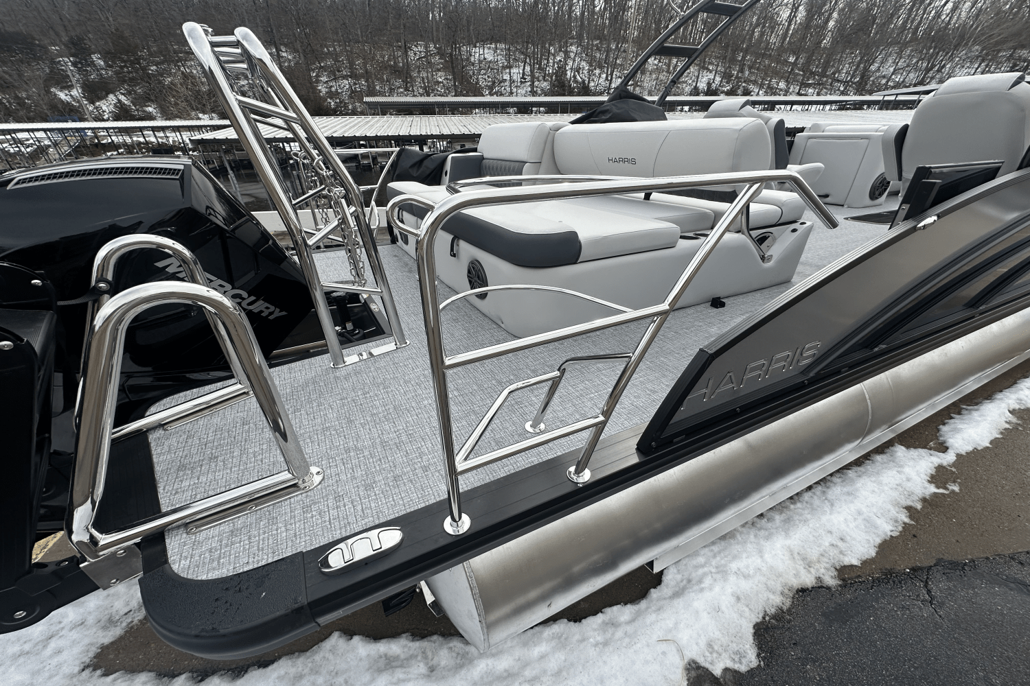 Slide: The Image of Harris 250 Sunliner Sport 2025 - 6