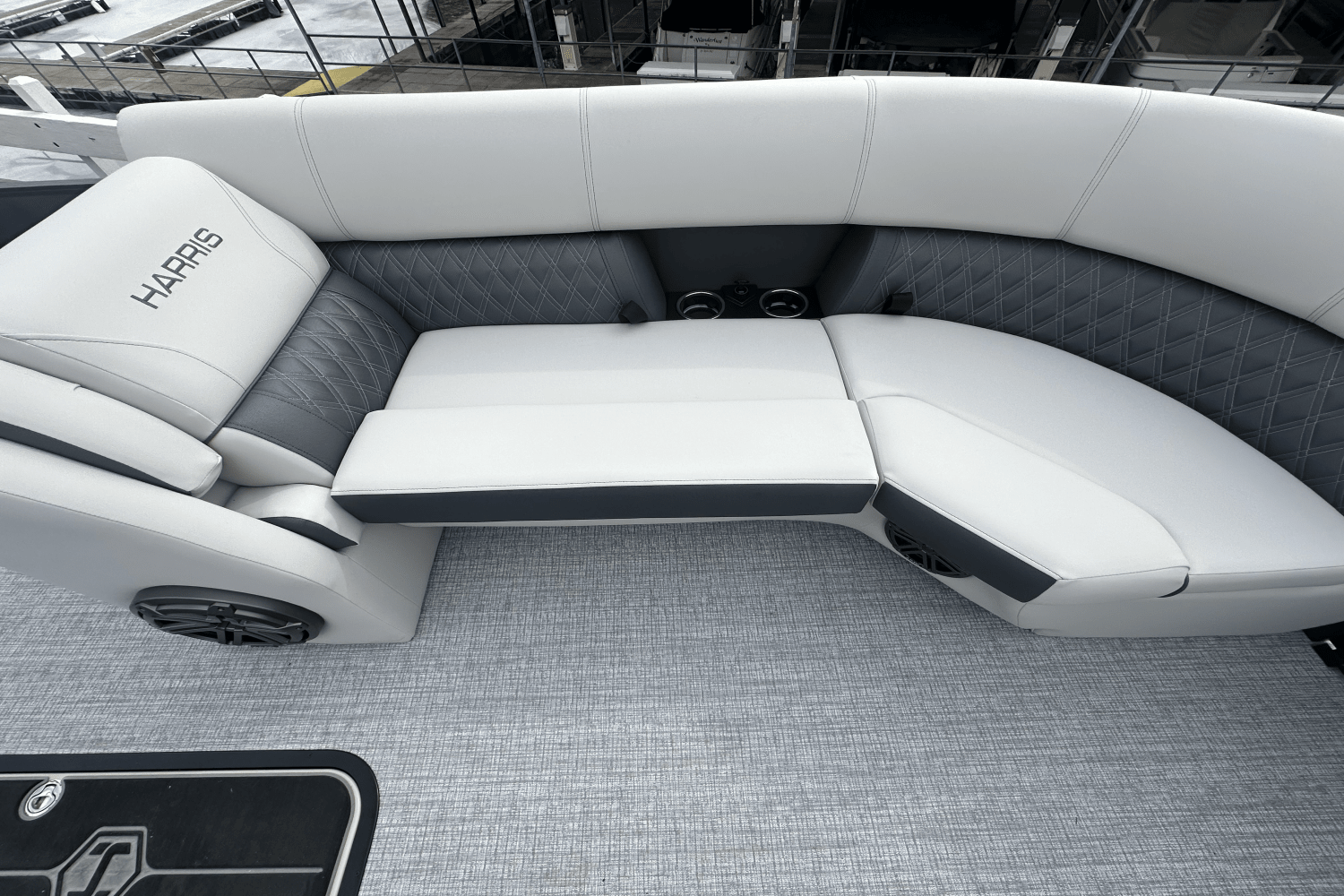 Slide: The Image of Harris 250 Sunliner Sport 2025 - 8