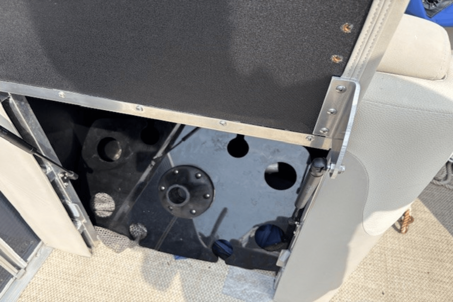 Slide: The Image of Harris 270 GRAND MARINER 2016 - 18