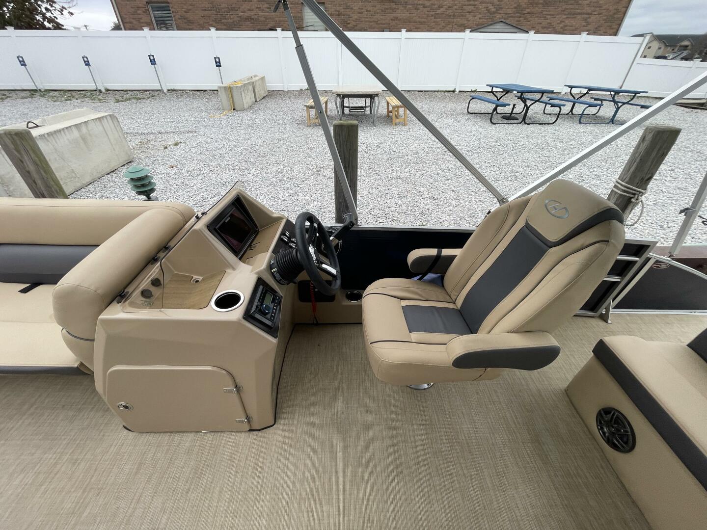 Slide: The Image of Harris Cruiser 230 CS 2023 - 4789066
