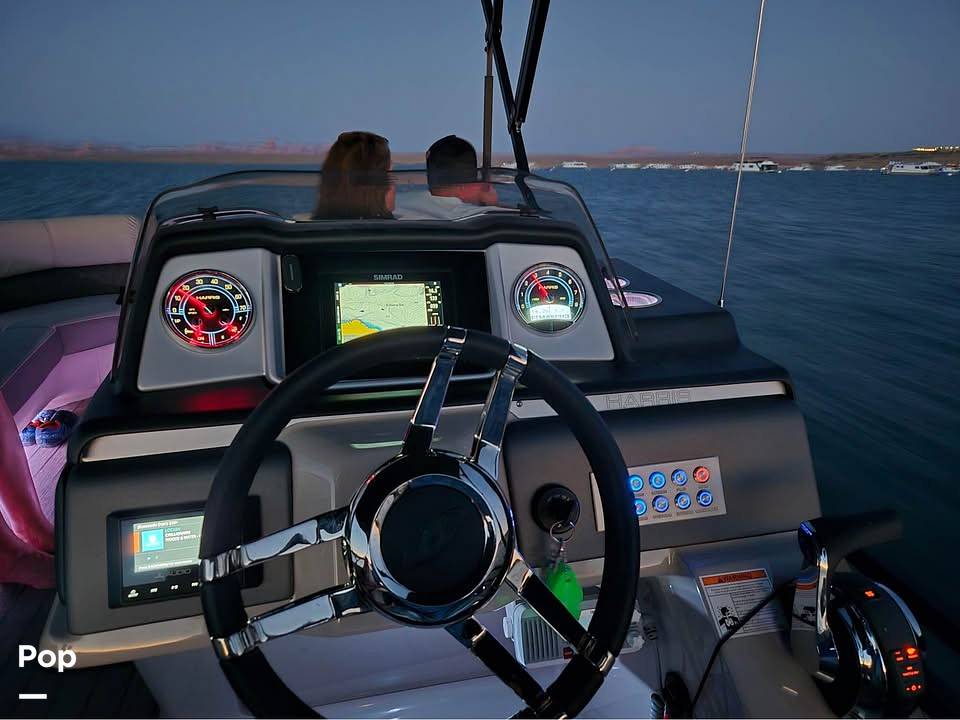 Slide: The Image of Harris Cruiser250 2022 - 10