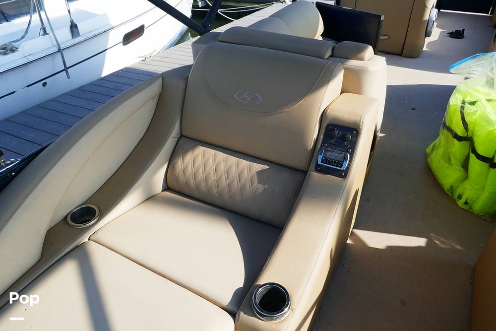 Slide: The Image of Harris Grand Mariner 250 2017 - 25