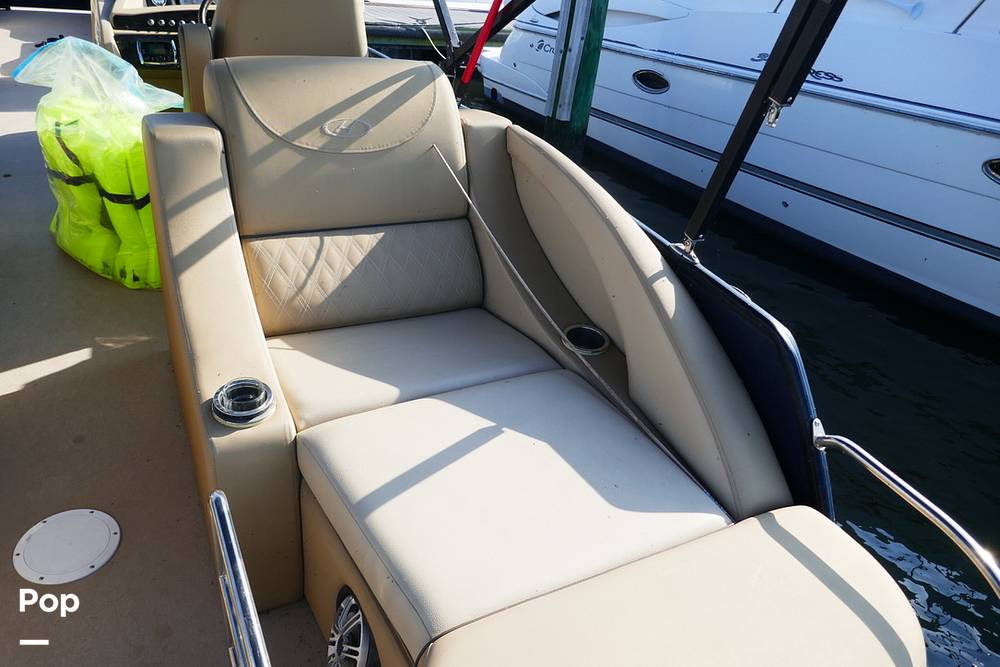 Slide: The Image of Harris Grand Mariner 250 2017 - 27