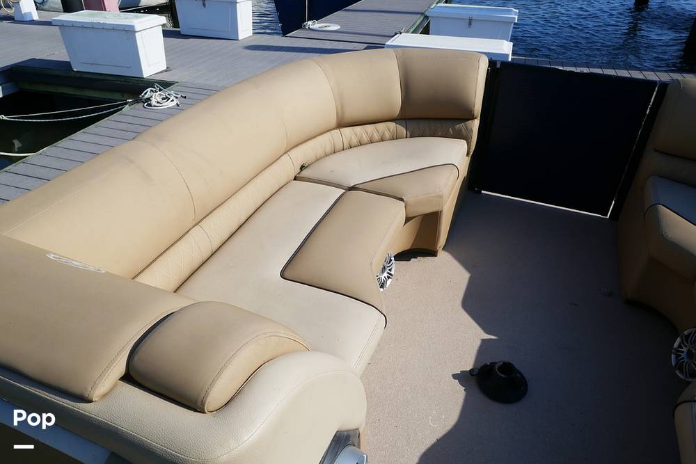 Slide: The Image of Harris Grand Mariner 250 2017 - 32