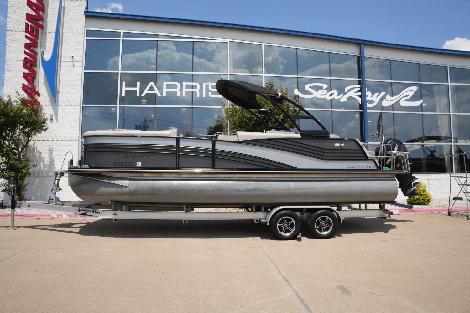 Slide: The Image of Harris Grand Mariner 250 2018 - 0
