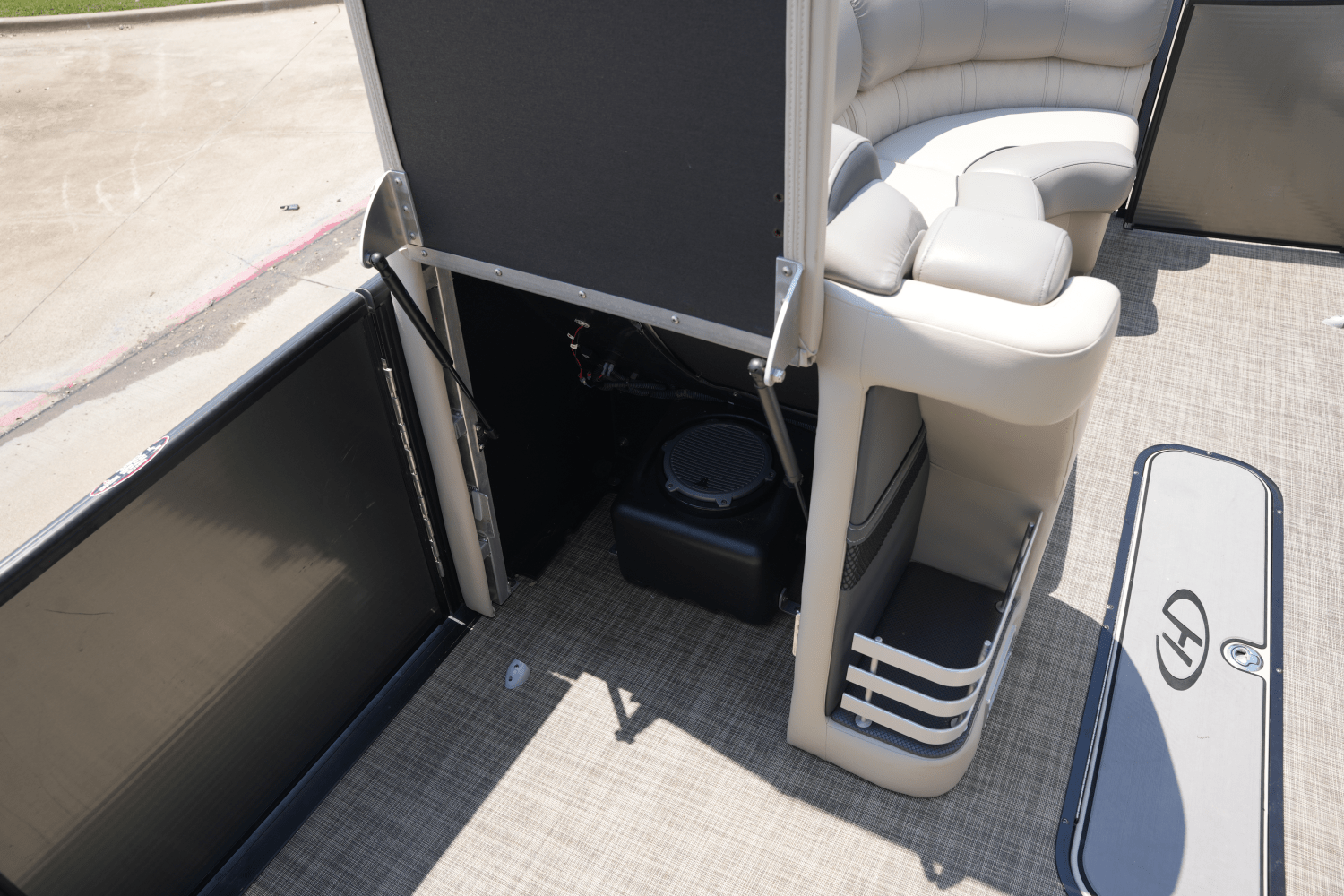 Slide: The Image of Harris Grand Mariner 250 2018 - 16