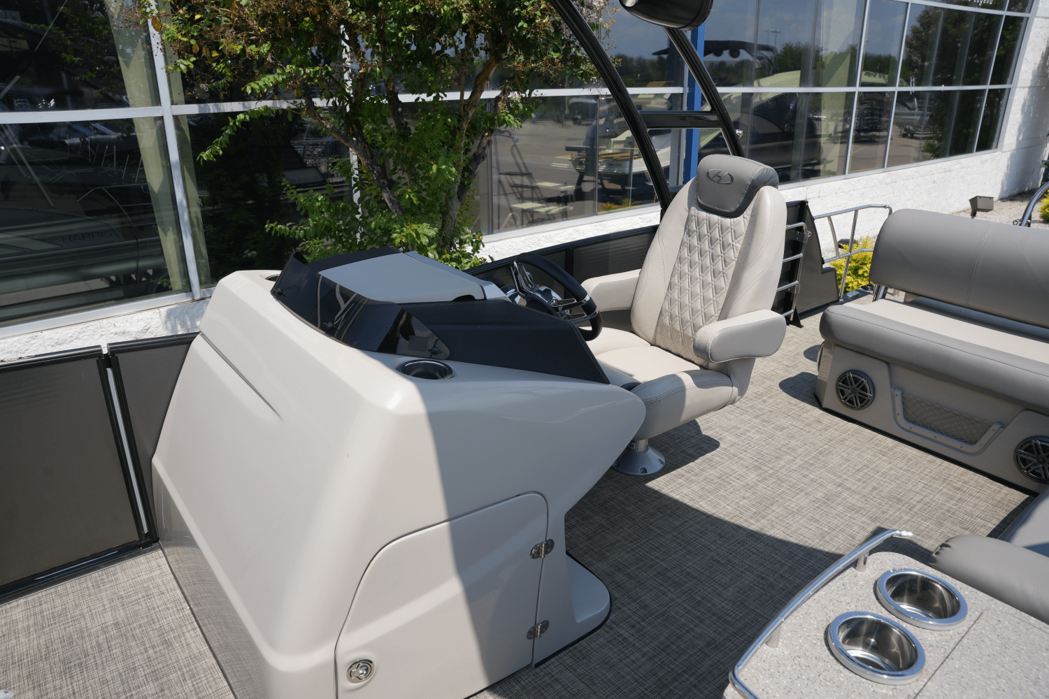 Slide: The Image of Harris Grand Mariner 250 2018 - 23