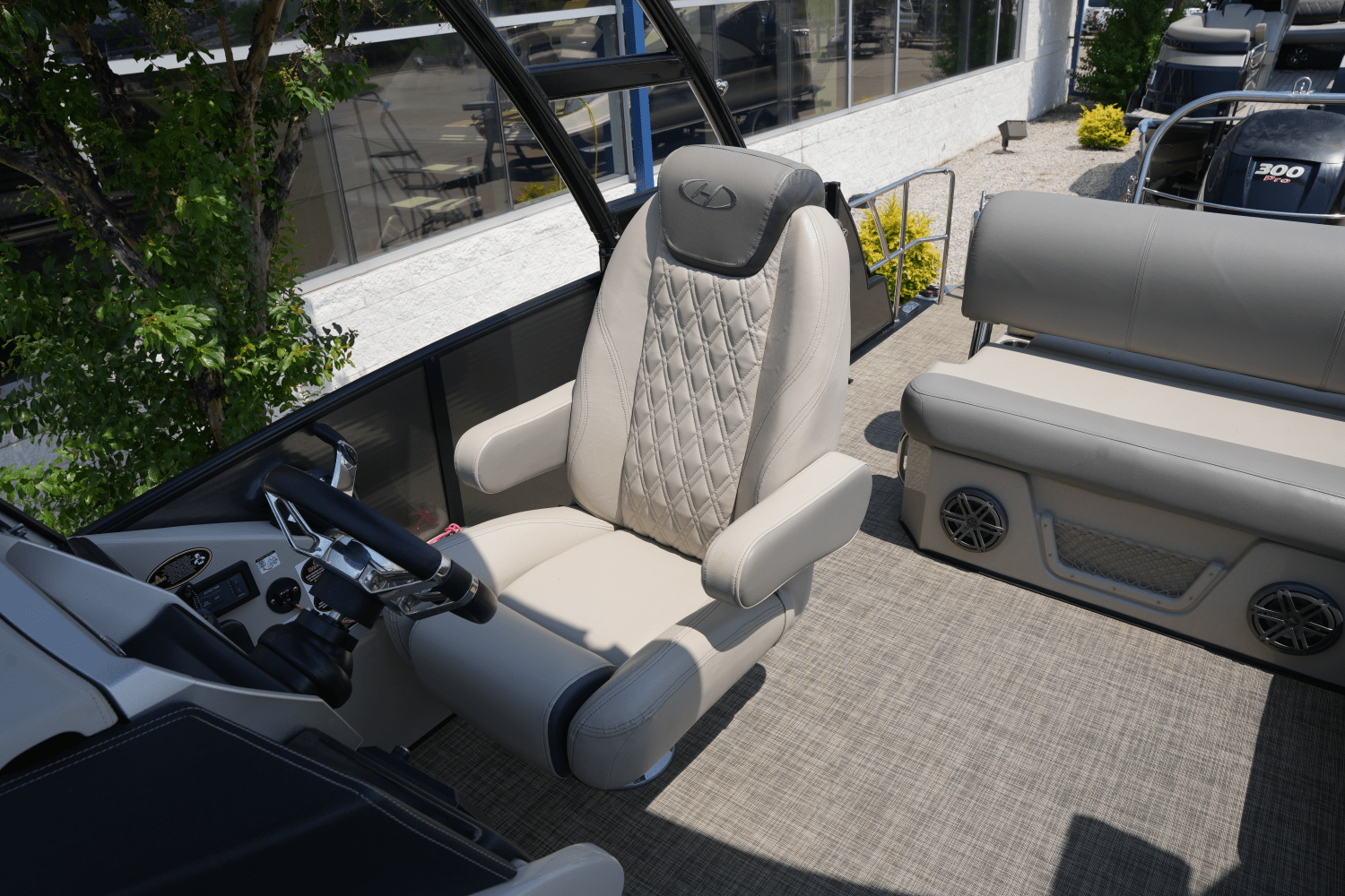 Slide: The Image of Harris Grand Mariner 250 2018 - 24