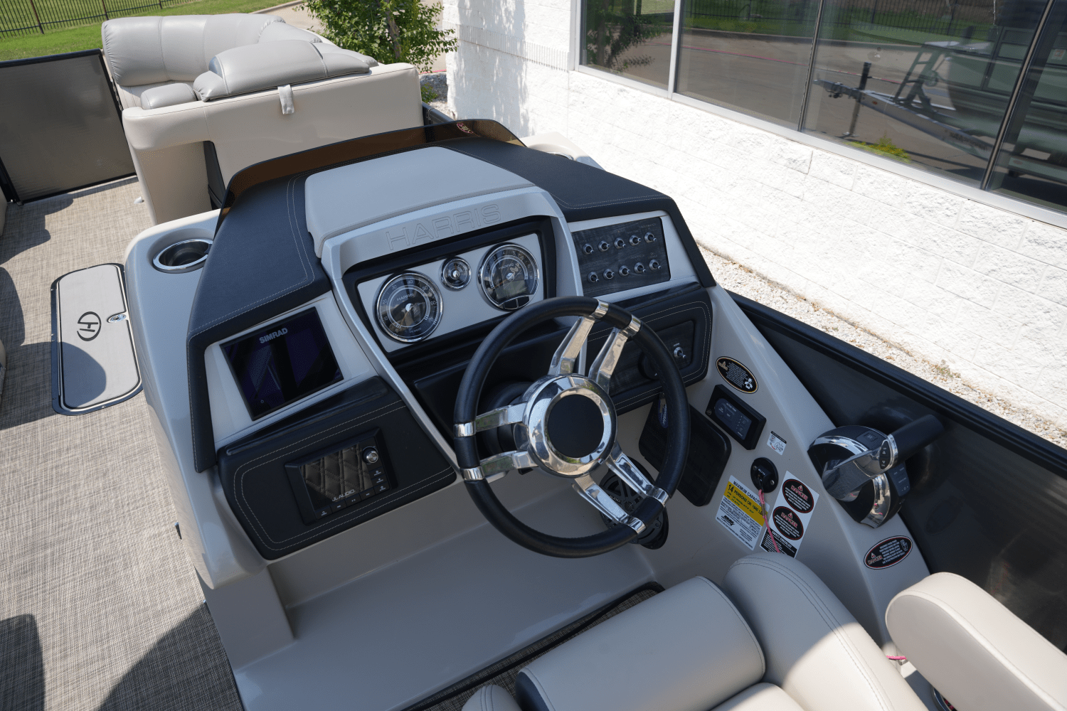 Slide: The Image of Harris Grand Mariner 250 2018 - 25