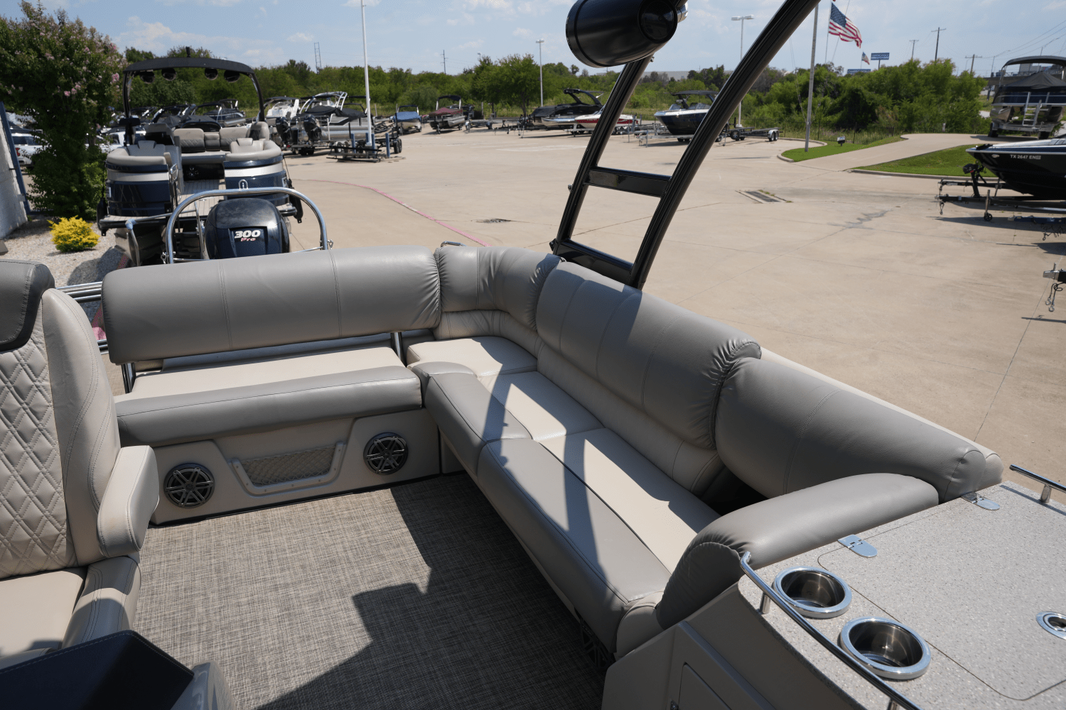 Slide: The Image of Harris Grand Mariner 250 2018 - 27