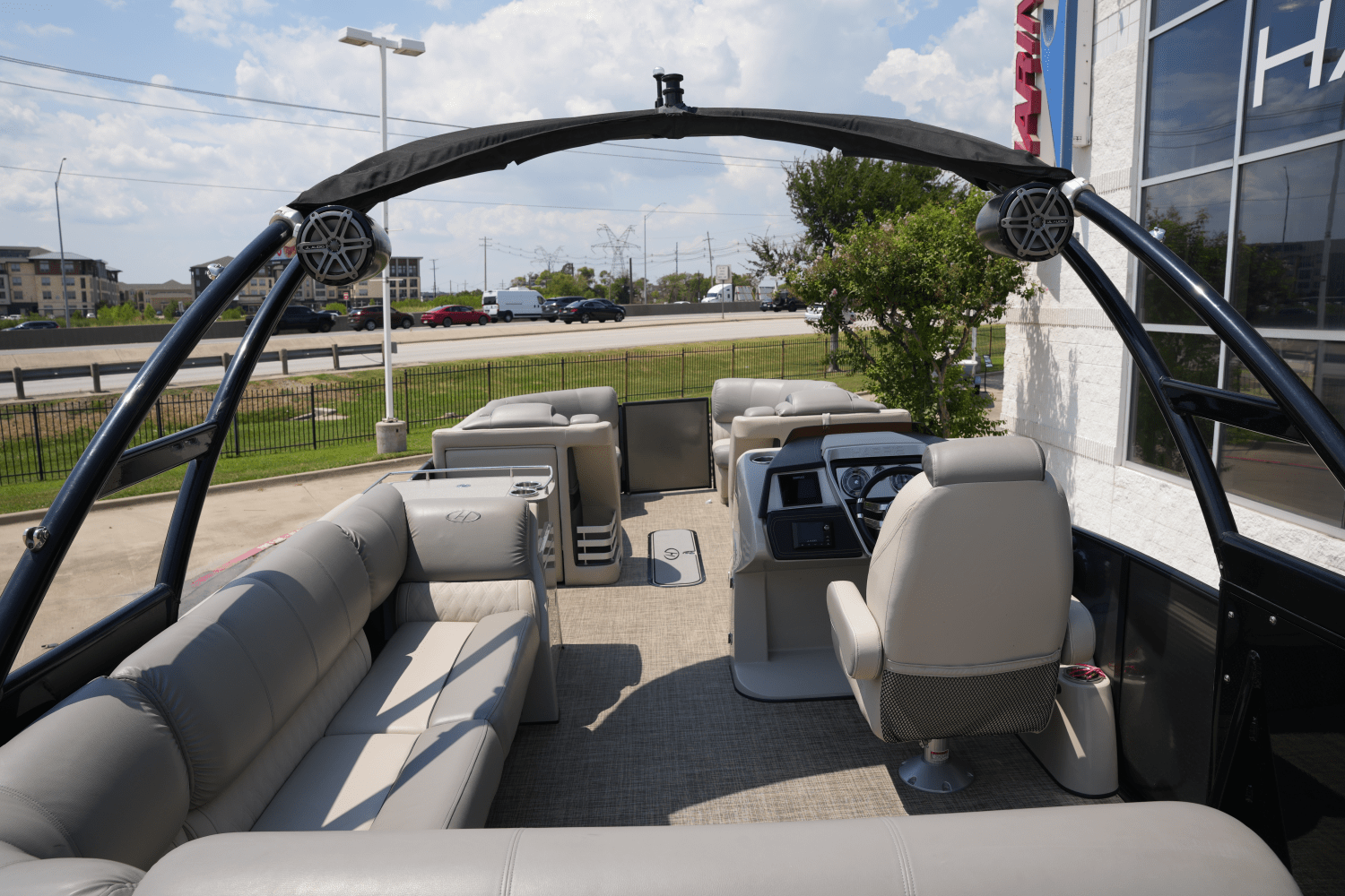 Slide: The Image of Harris Grand Mariner 250 2018 - 32