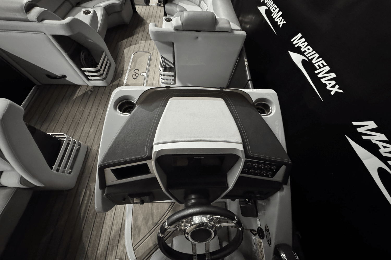 Slide: The Image of Harris Grand Mariner 250 2020 - 28