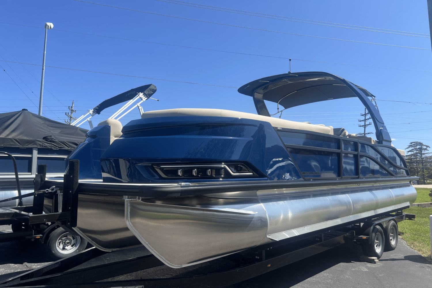 Slide: The Image of Harris Grand Mariner 250 2025 - 0