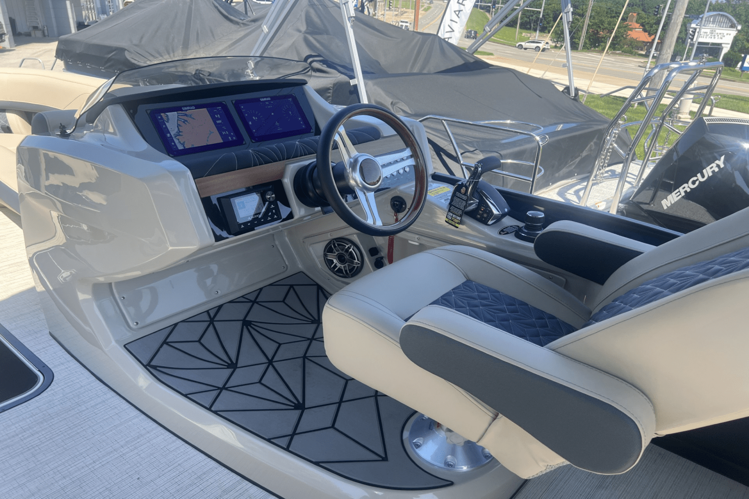 Slide: The Image of Harris Grand Mariner 250 2025 - 1