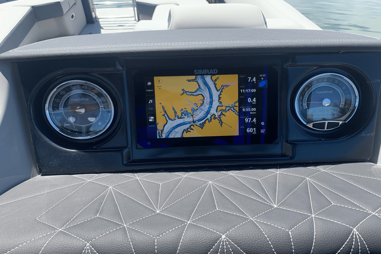 Slide: The Image of Harris Grand Mariner 250 2025 - 13