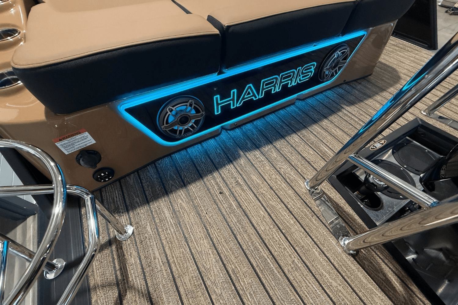 Slide: The Image of Harris Grand Mariner 250 2025 - 14