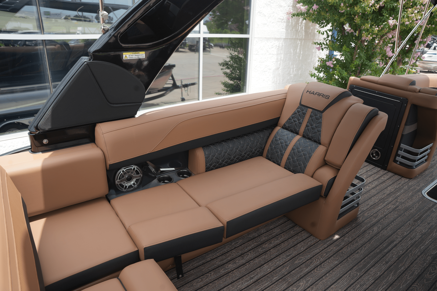 Slide: The Image of Harris Grand Mariner 250 2025 - 14