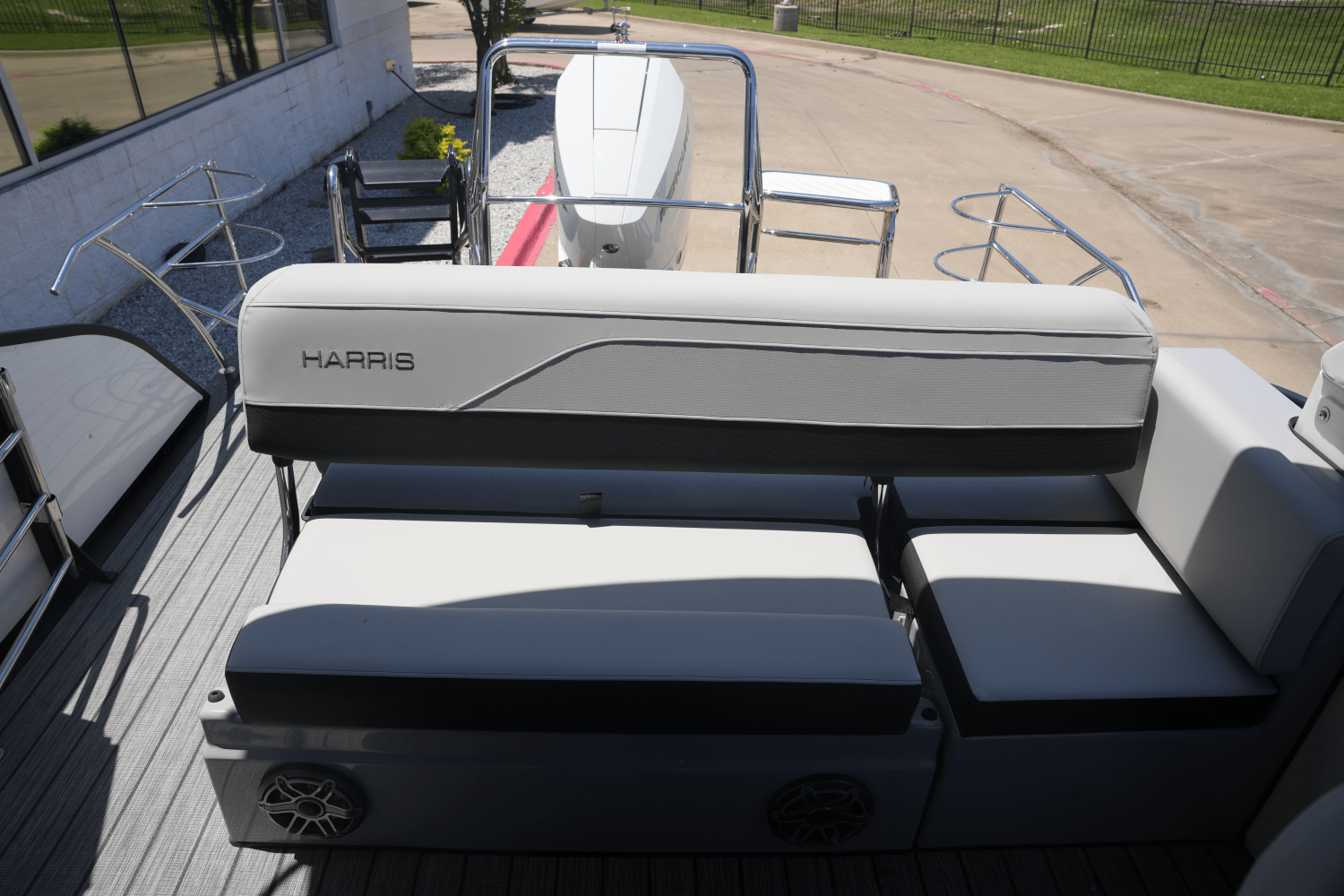 Slide: The Image of Harris Grand Mariner 250 2025 - 16