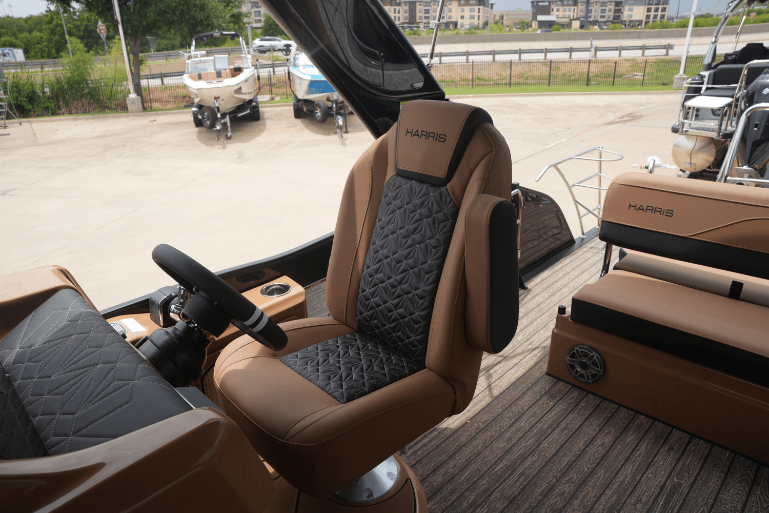 Slide: The Image of Harris Grand Mariner 250 2025 - 17