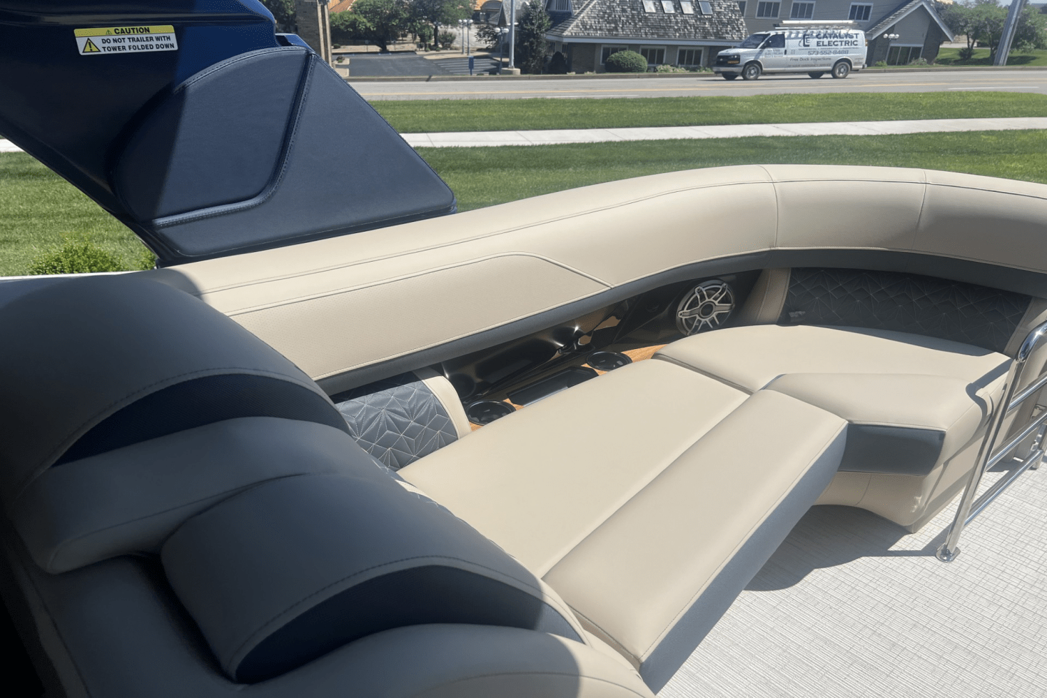 Slide: The Image of Harris Grand Mariner 250 2025 - 17