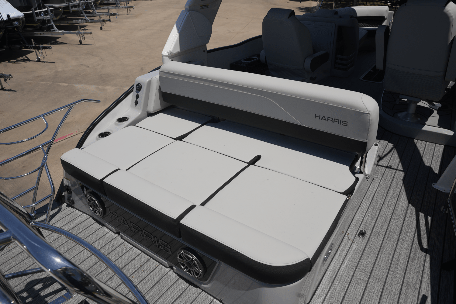 Slide: The Image of Harris Grand Mariner 250 2025 - 17