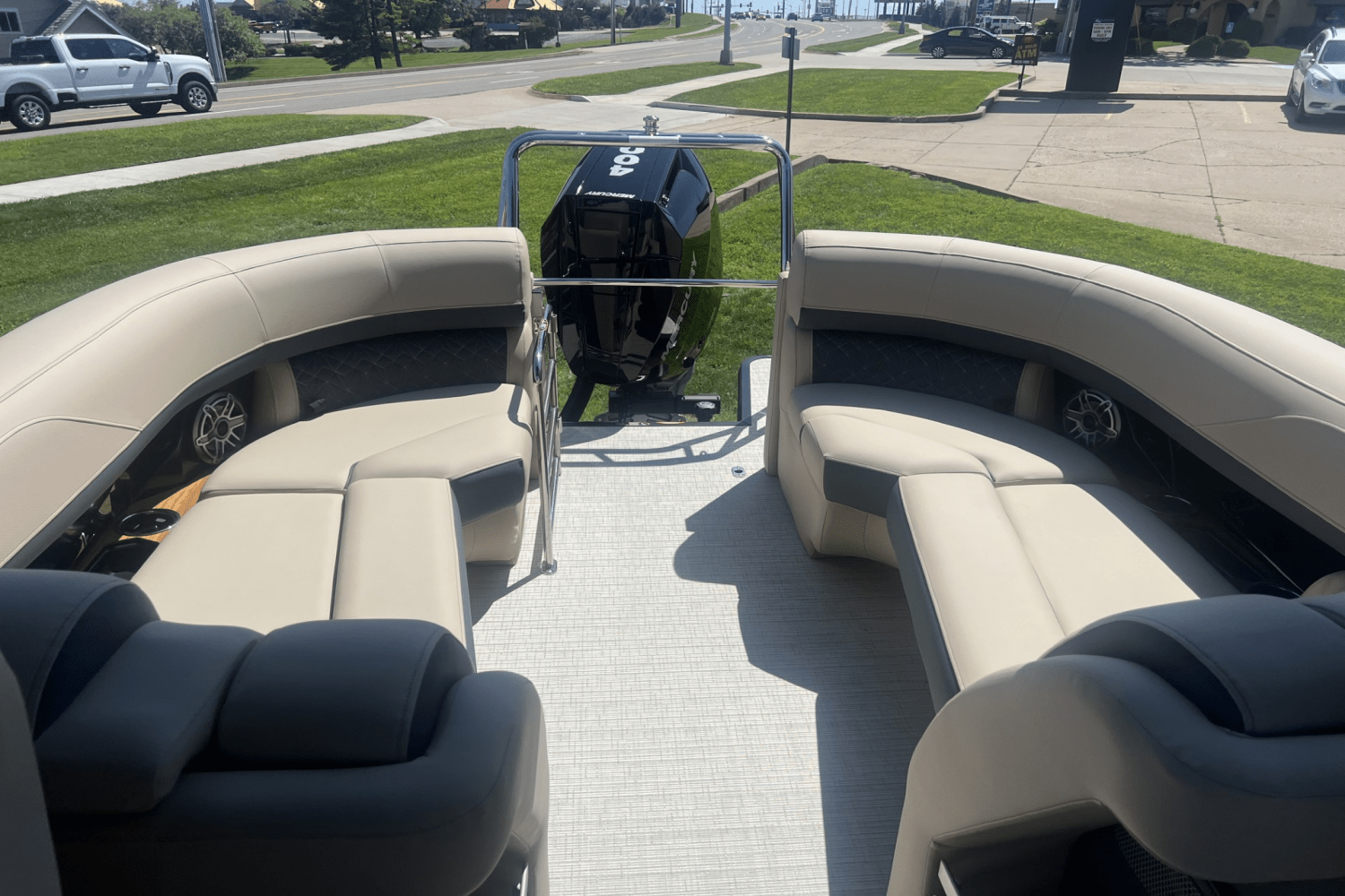 Slide: The Image of Harris Grand Mariner 250 2025 - 18