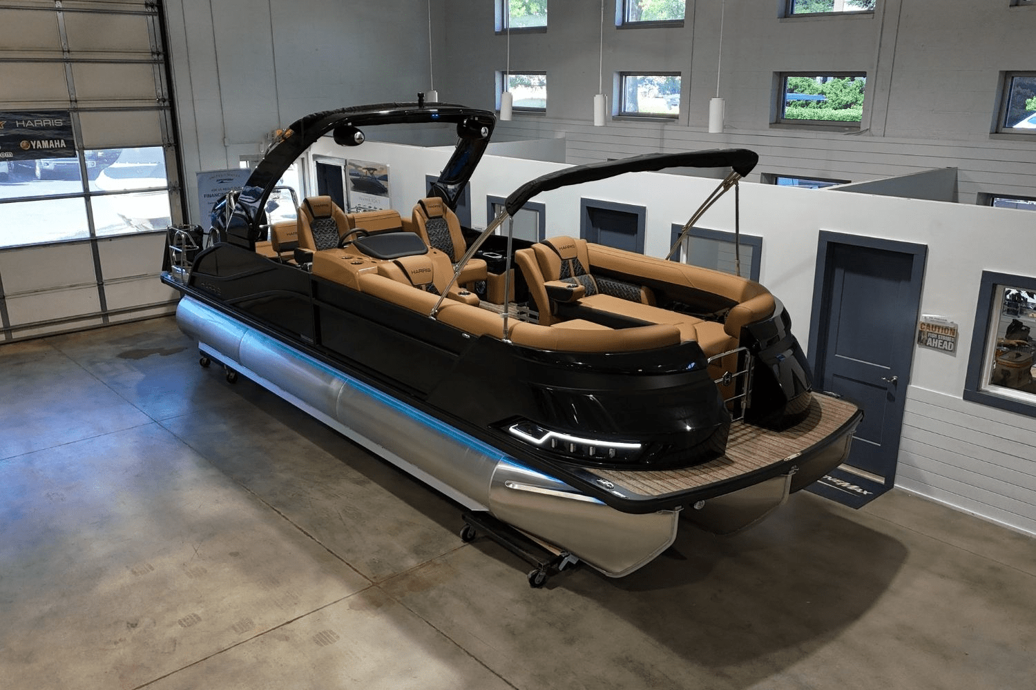 Slide: The Image of Harris Grand Mariner 250 2025 - 2