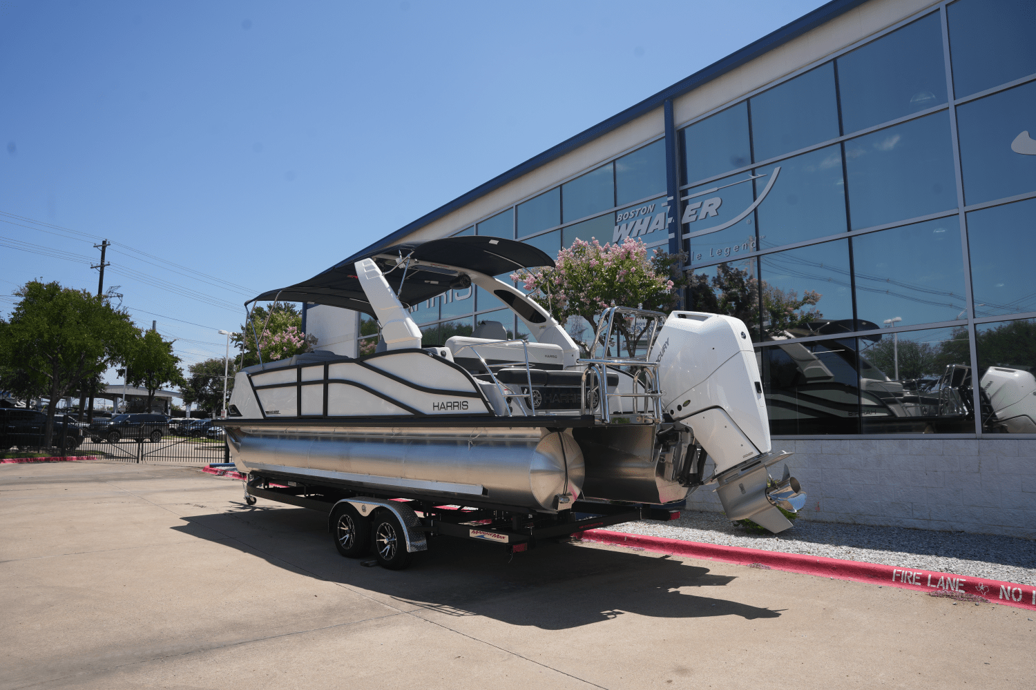 Slide: The Image of Harris Grand Mariner 250 2025 - 2