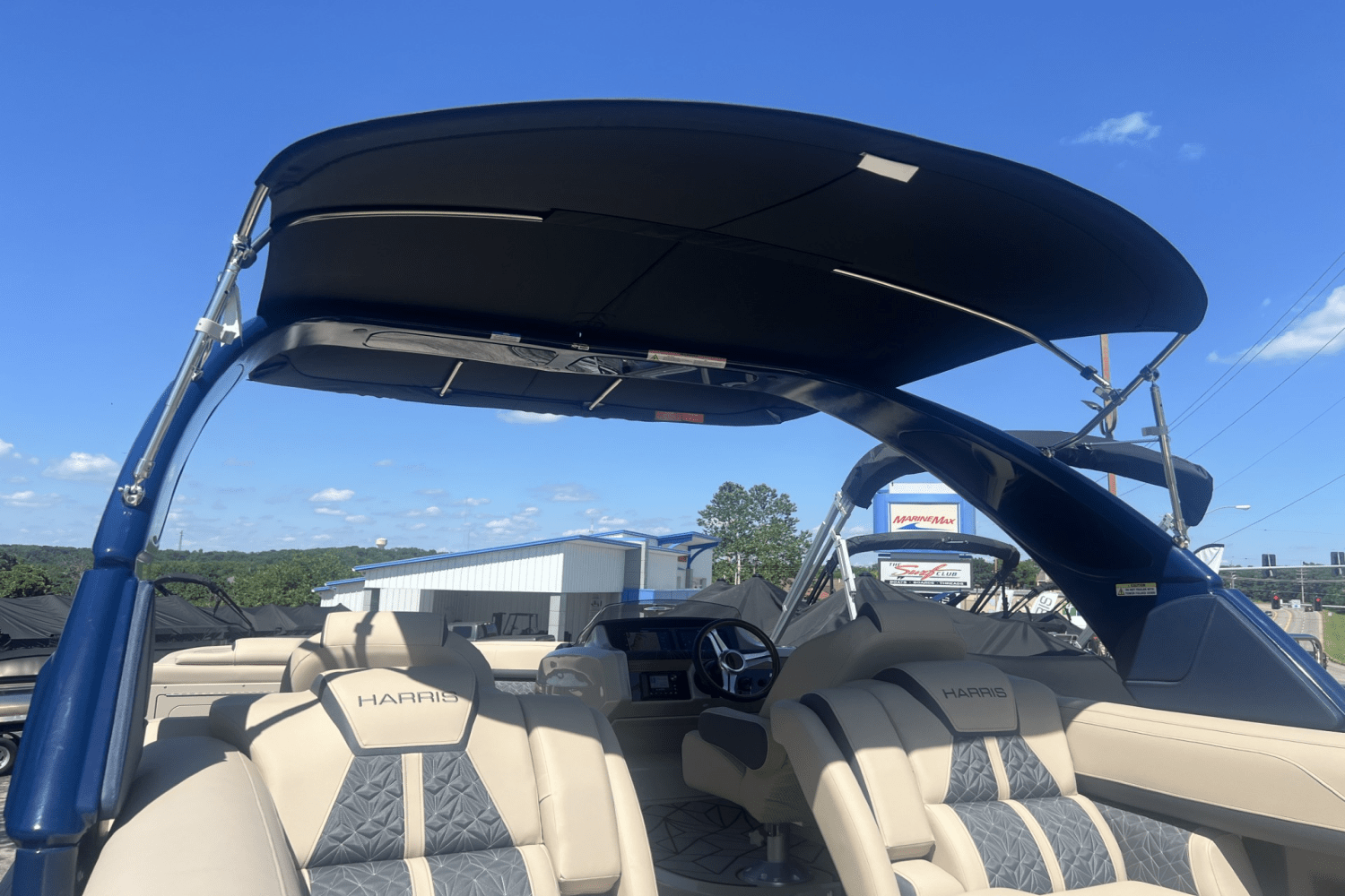 Slide: The Image of Harris Grand Mariner 250 2025 - 20