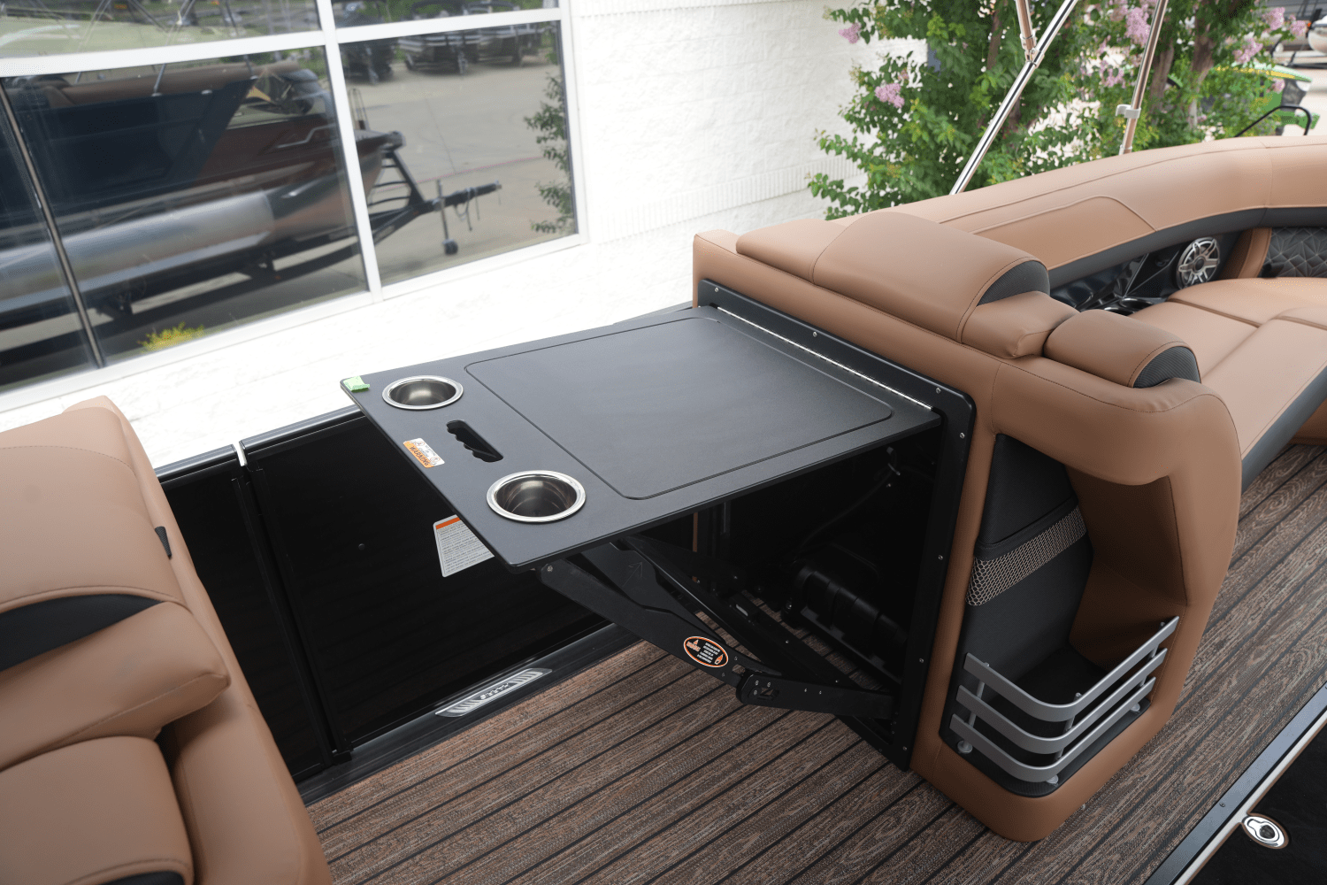 Slide: The Image of Harris Grand Mariner 250 2025 - 20