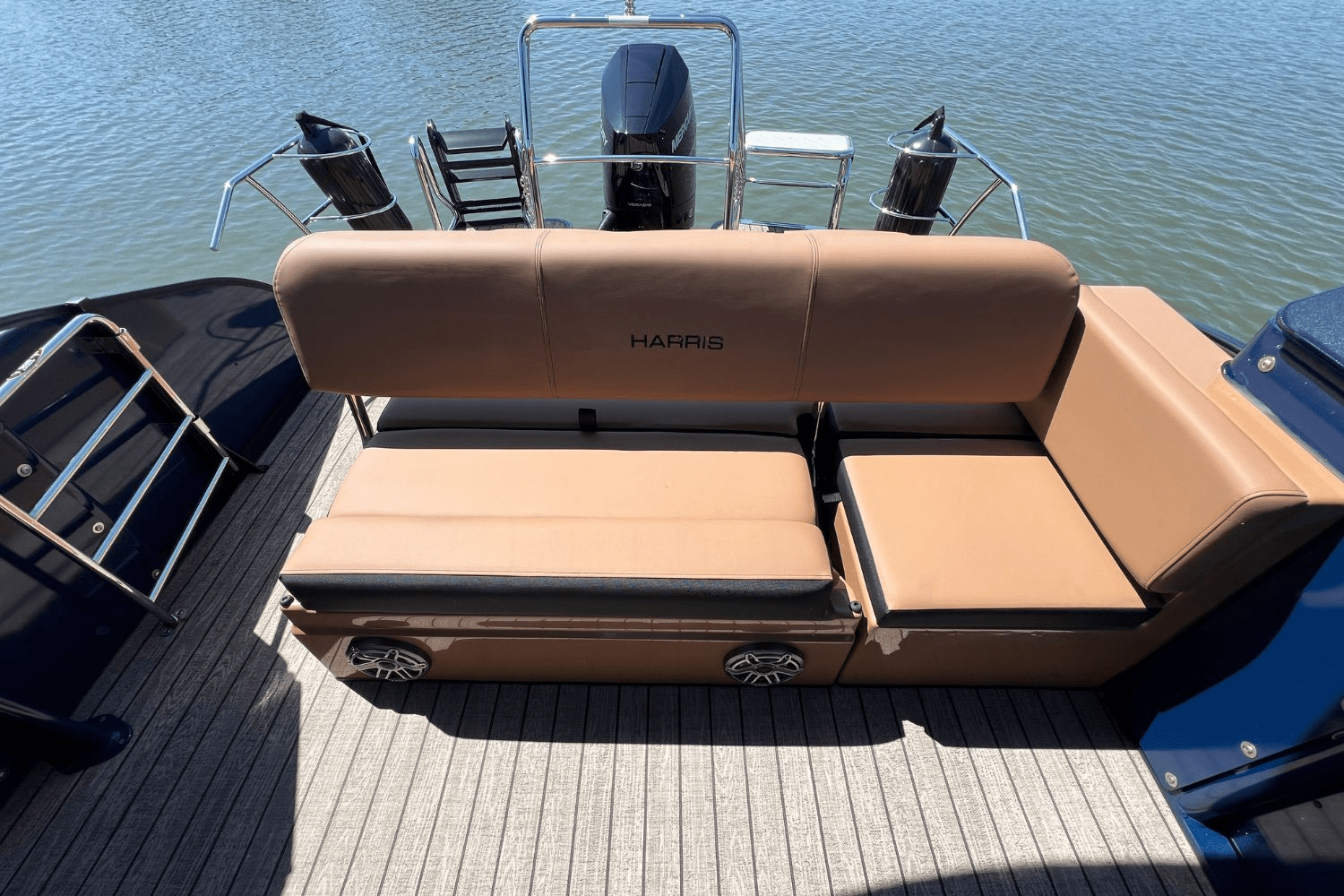 Slide: The Image of Harris Grand Mariner 250 2025 - 22