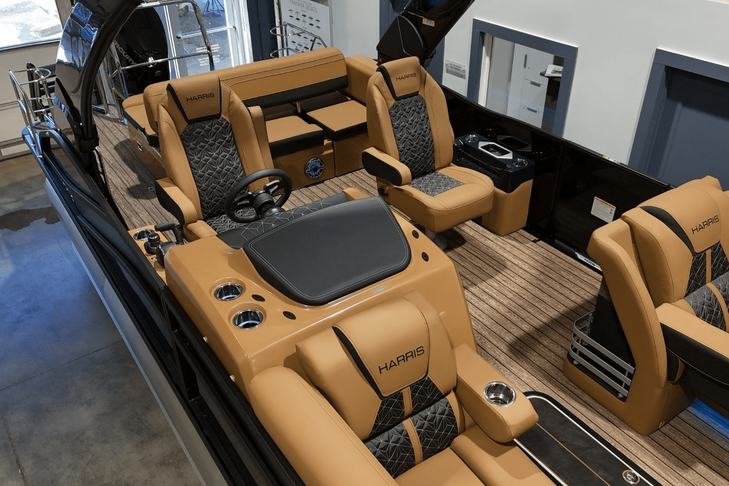 Slide: The Image of Harris Grand Mariner 250 2025 - 22