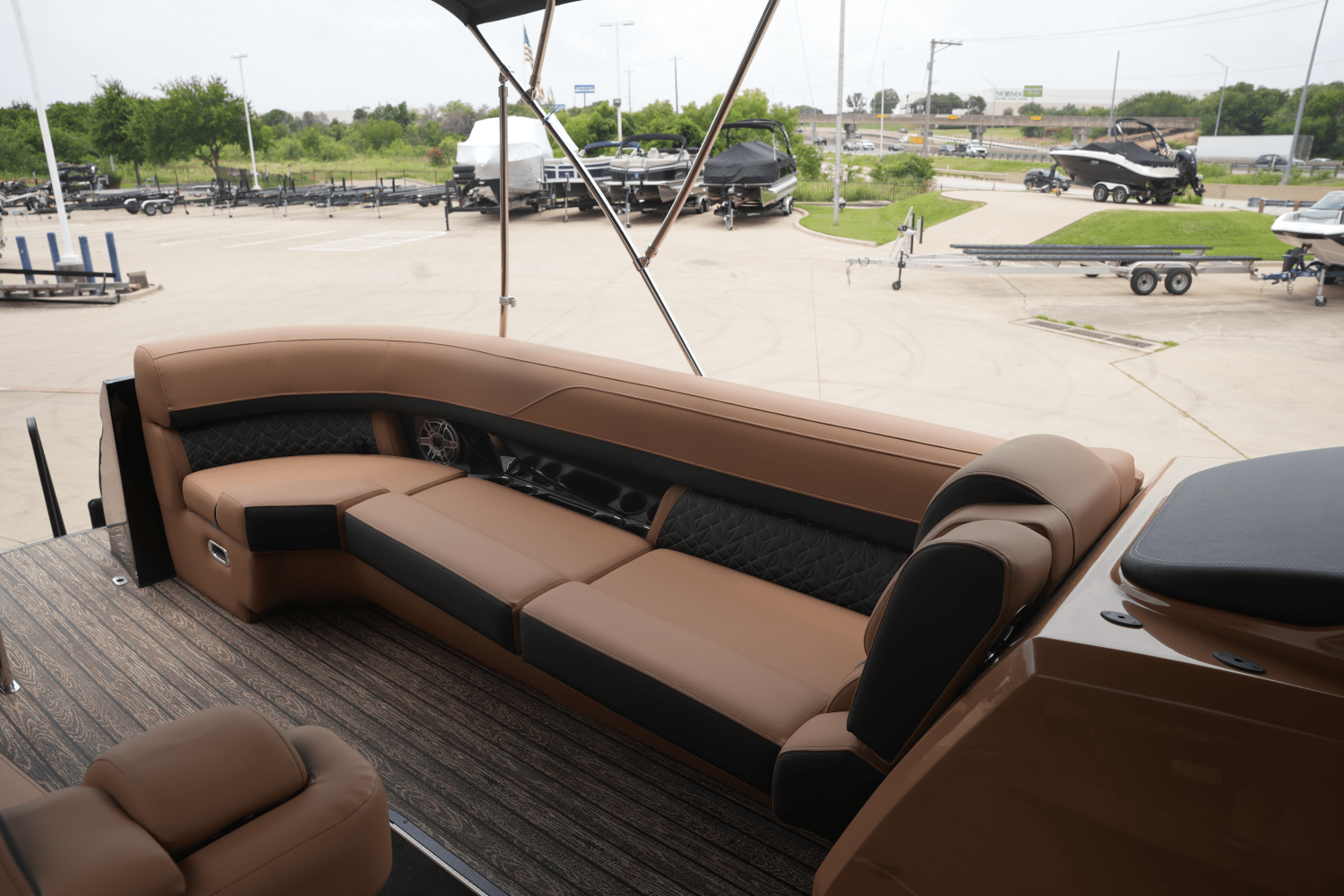 Slide: The Image of Harris Grand Mariner 250 2025 - 23