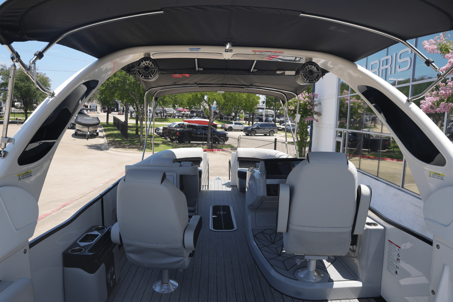 Slide: The Image of Harris Grand Mariner 250 2025 - 23