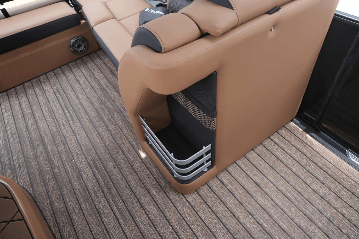 Slide: The Image of Harris Grand Mariner 250 2025 - 24