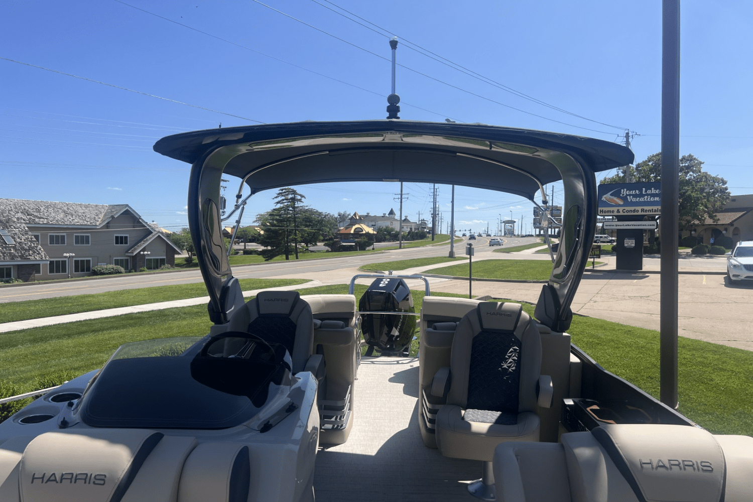 Slide: The Image of Harris Grand Mariner 250 2025 - 25