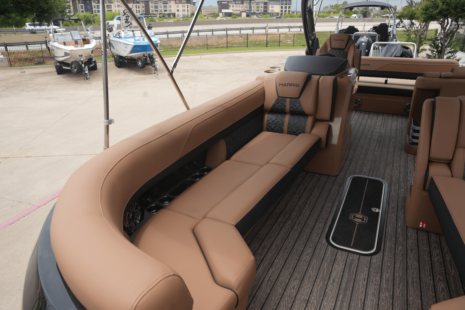 Slide: The Image of Harris Grand Mariner 250 2025 - 25