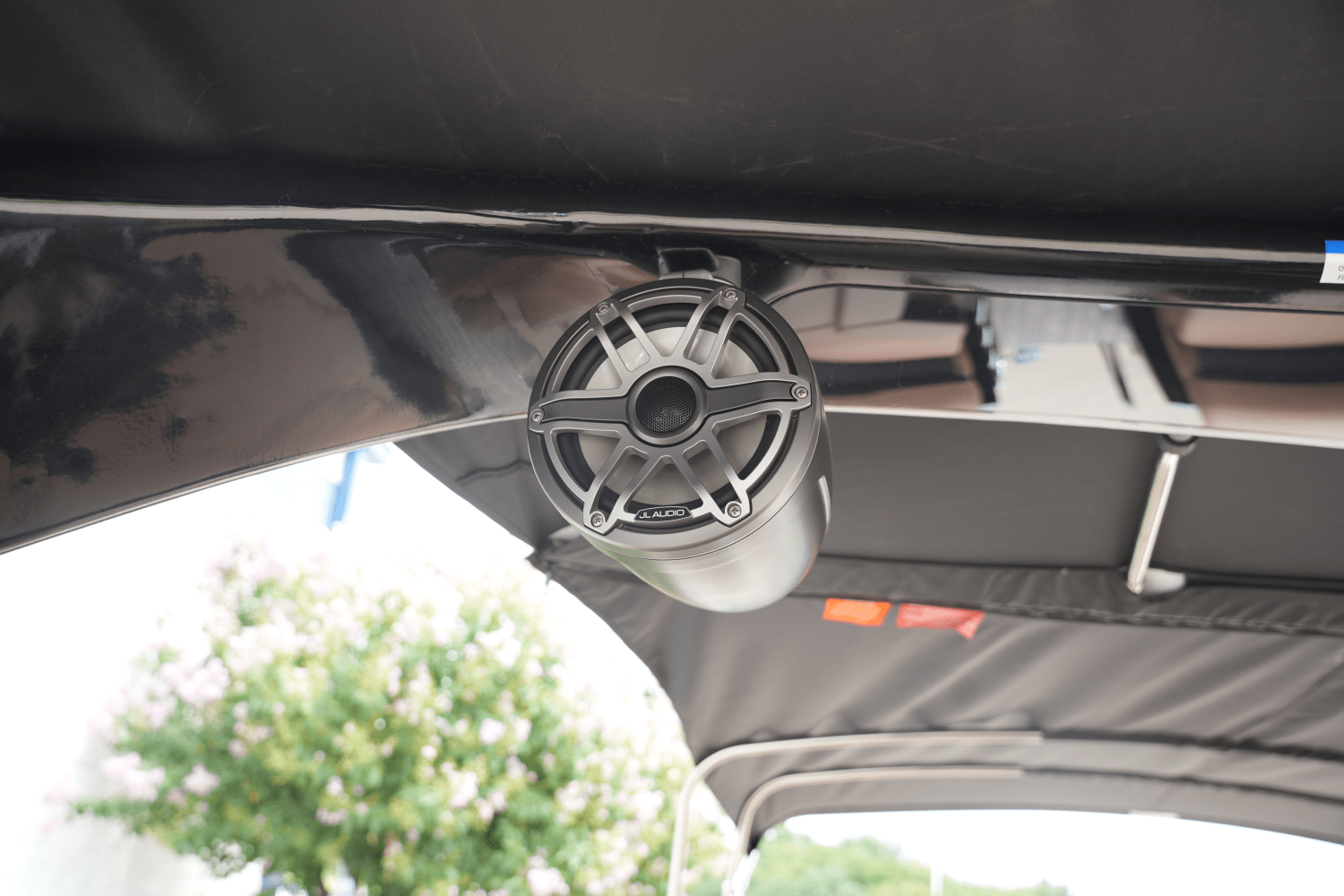 Slide: The Image of Harris Grand Mariner 250 2025 - 28